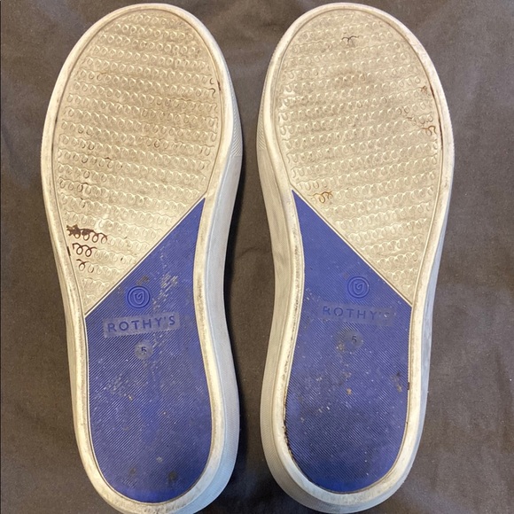 TOMS Men's Red Slip-On Shoes - Picture 4 of 4